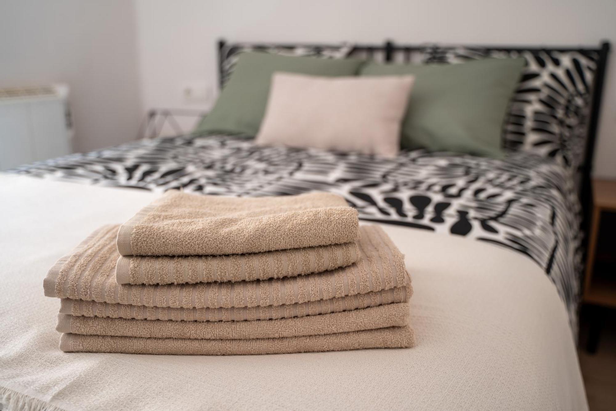 Apartamento En El Corazon De Granada - Cochera ภายนอก รูปภาพ