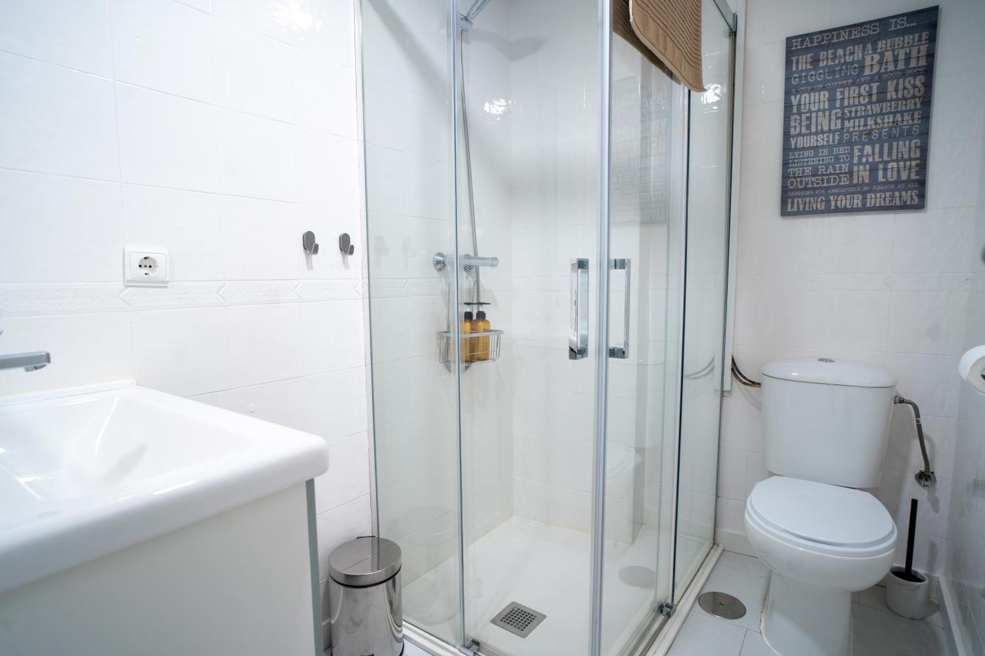 Apartamento En El Corazon De Granada - Cochera ภายนอก รูปภาพ
